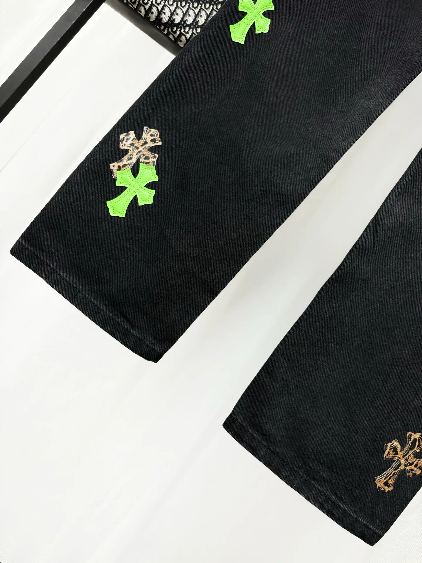 Chrome Hearts + Black ， ， Same Style， Hot Sale 。 ， ， ， ， ， 。 Genuine Leather ， 。 ， ； ， ， ， 。 🖤💚 ， ！ ， ， ， ， ！
